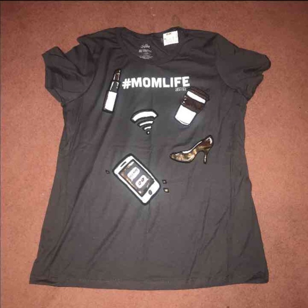 Justice Black #MOMLIFE Graphic Tee